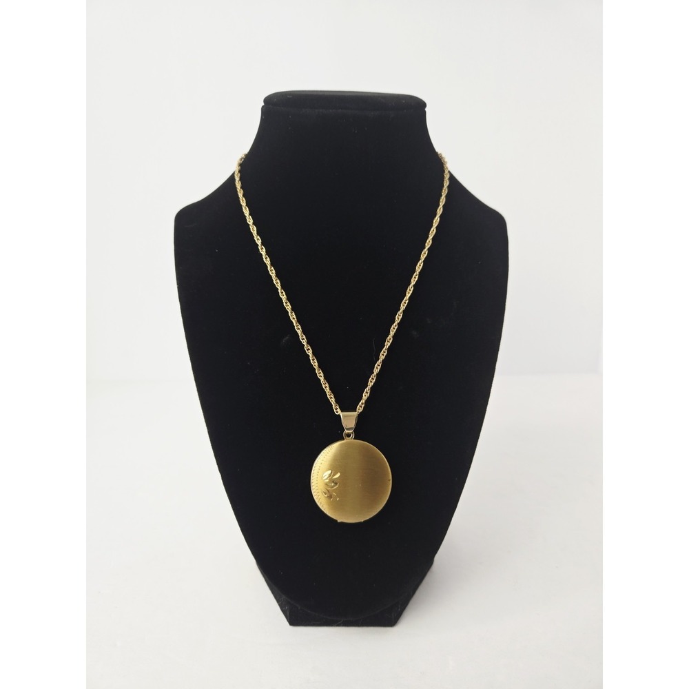 Vintage gold‎ tone locket necklace photo frame round